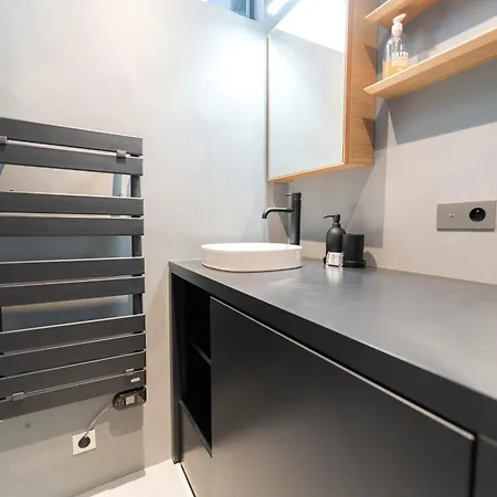 Old Town Diamond, Adorable Sunny With Ac Apartament Nicea